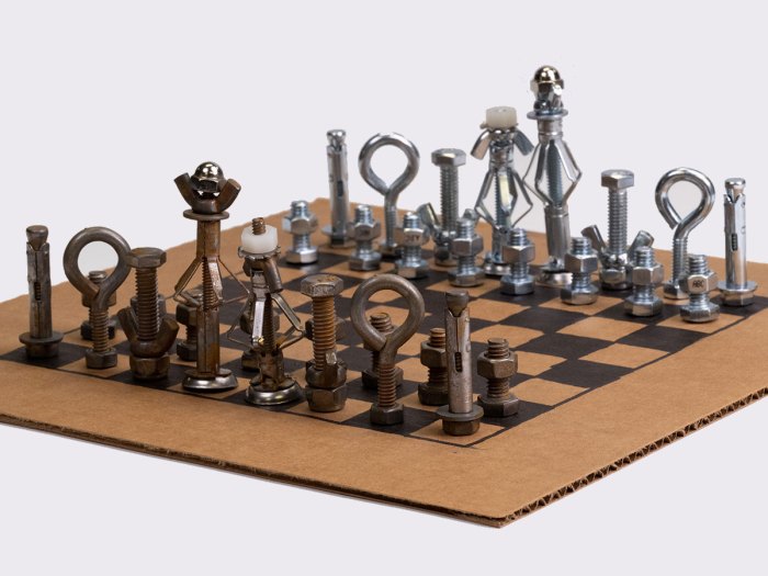 Metal Chess Sets With Creative And Artistic Themes